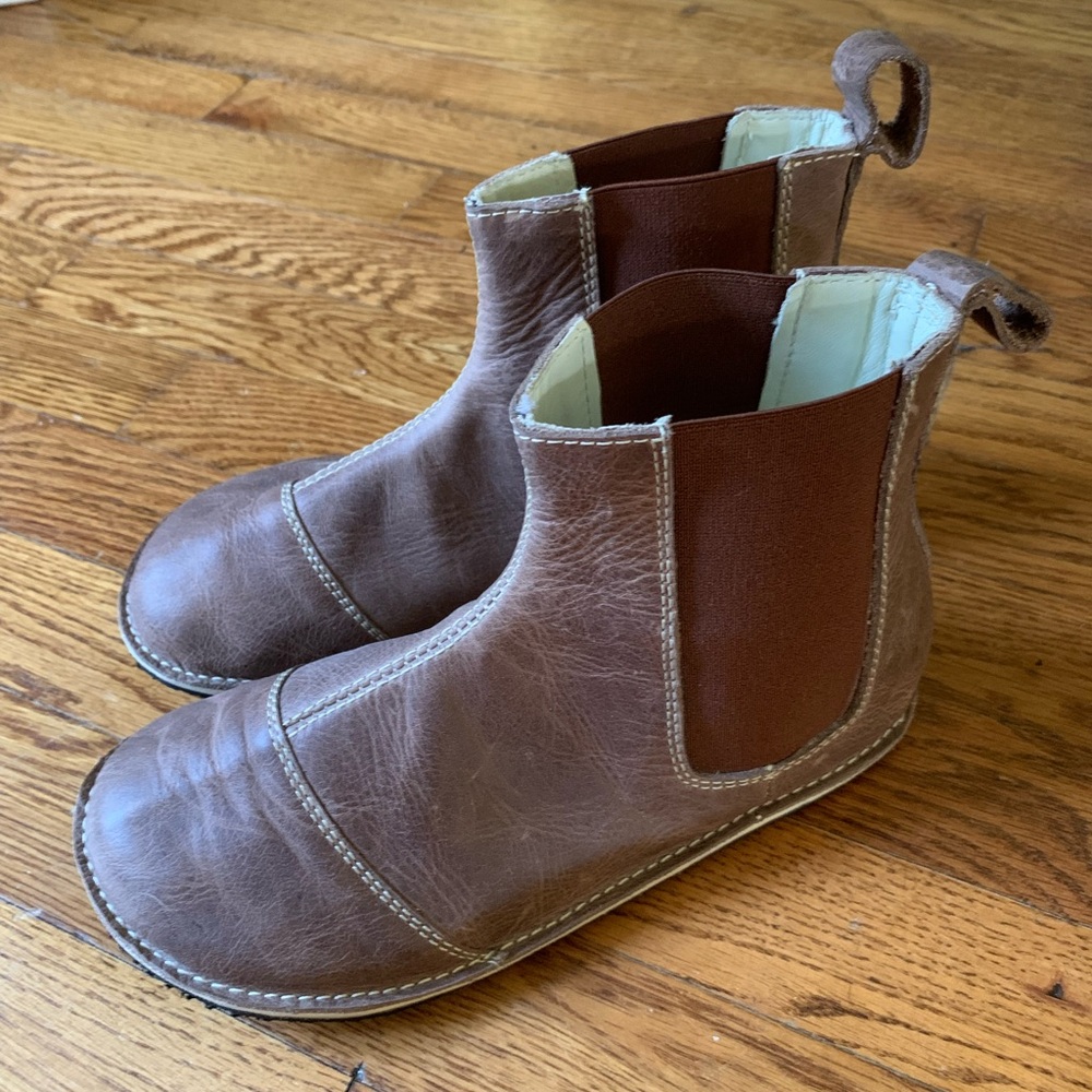 Leather Ruby Barefoot Boots Size 6.5 / Blundstone lookalike /one of a kind boots
